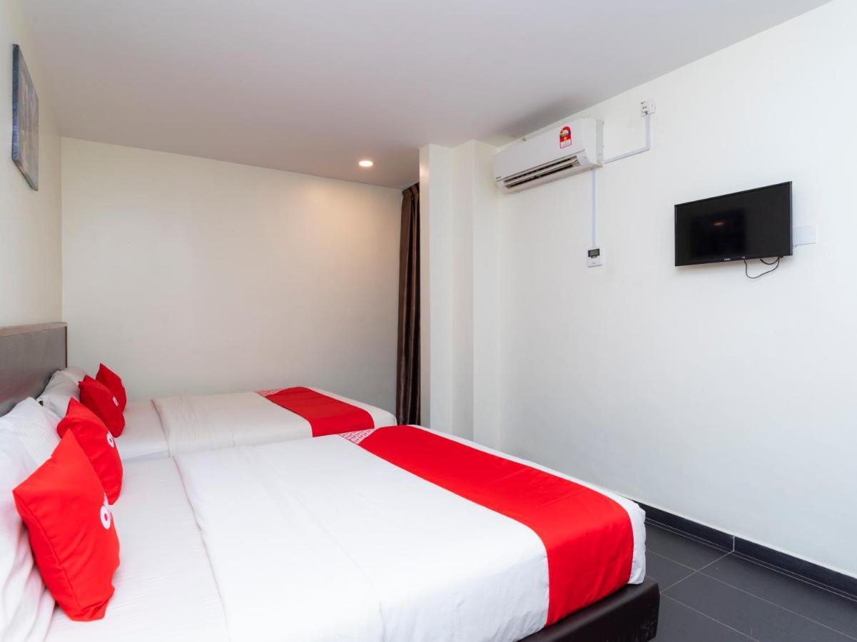 Oyo 44095 Bluewater Hotel Мерсинг Екстериор снимка