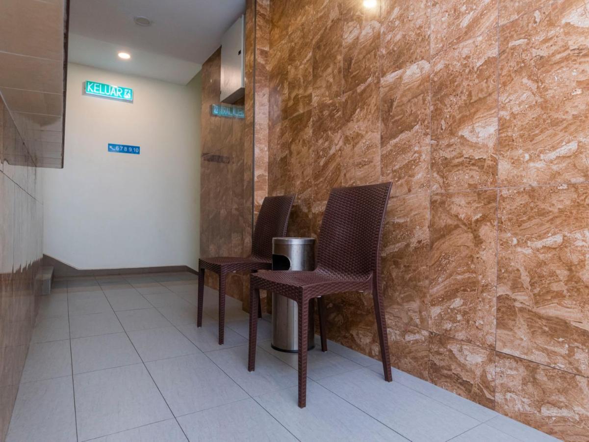 Oyo 44095 Bluewater Hotel Мерсинг Екстериор снимка